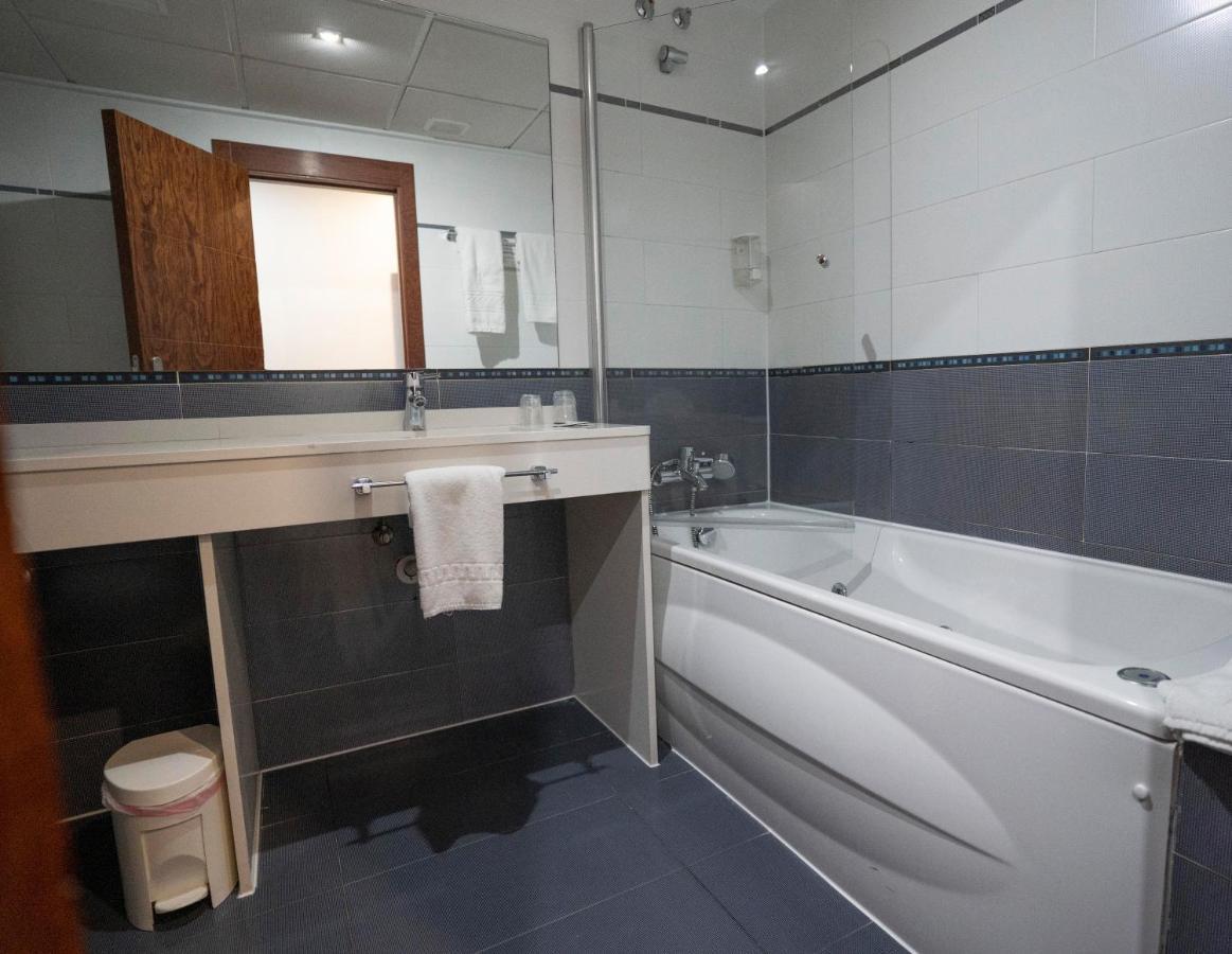 Hotel Lluna Alzira Εξωτερικό φωτογραφία