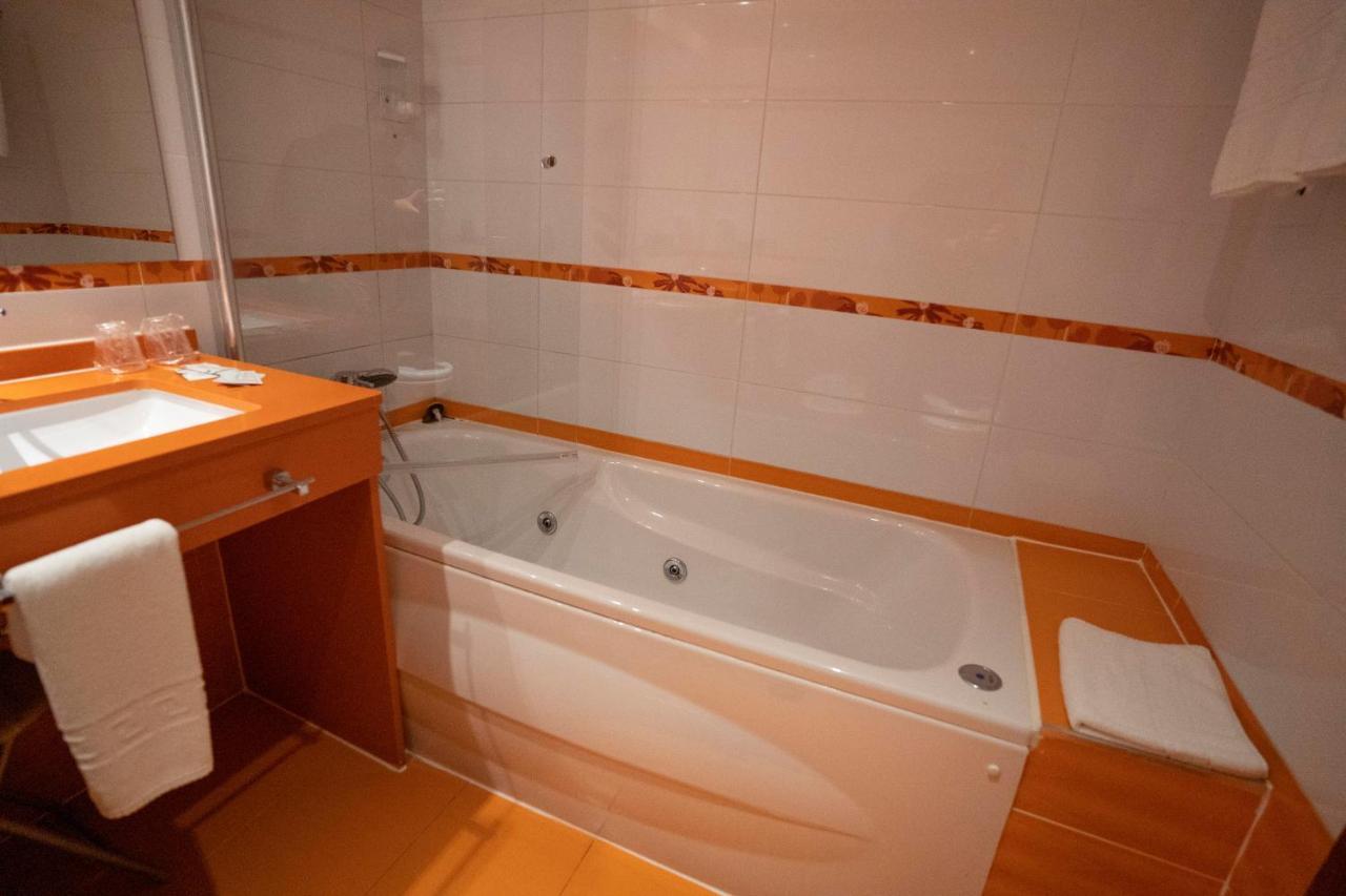 Hotel Lluna Alzira Εξωτερικό φωτογραφία